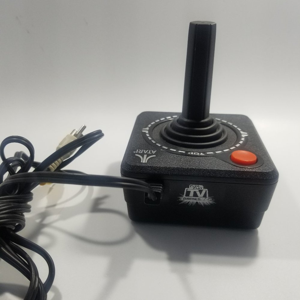 Atari Plug and Play Console - Picture 3 of 8